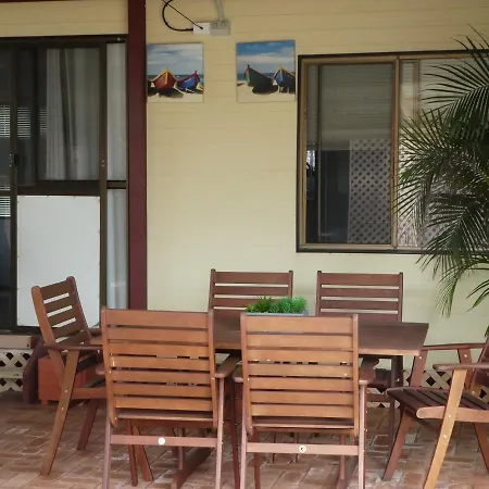 Leander Reef Holiday Park Port Denison Exterior photo